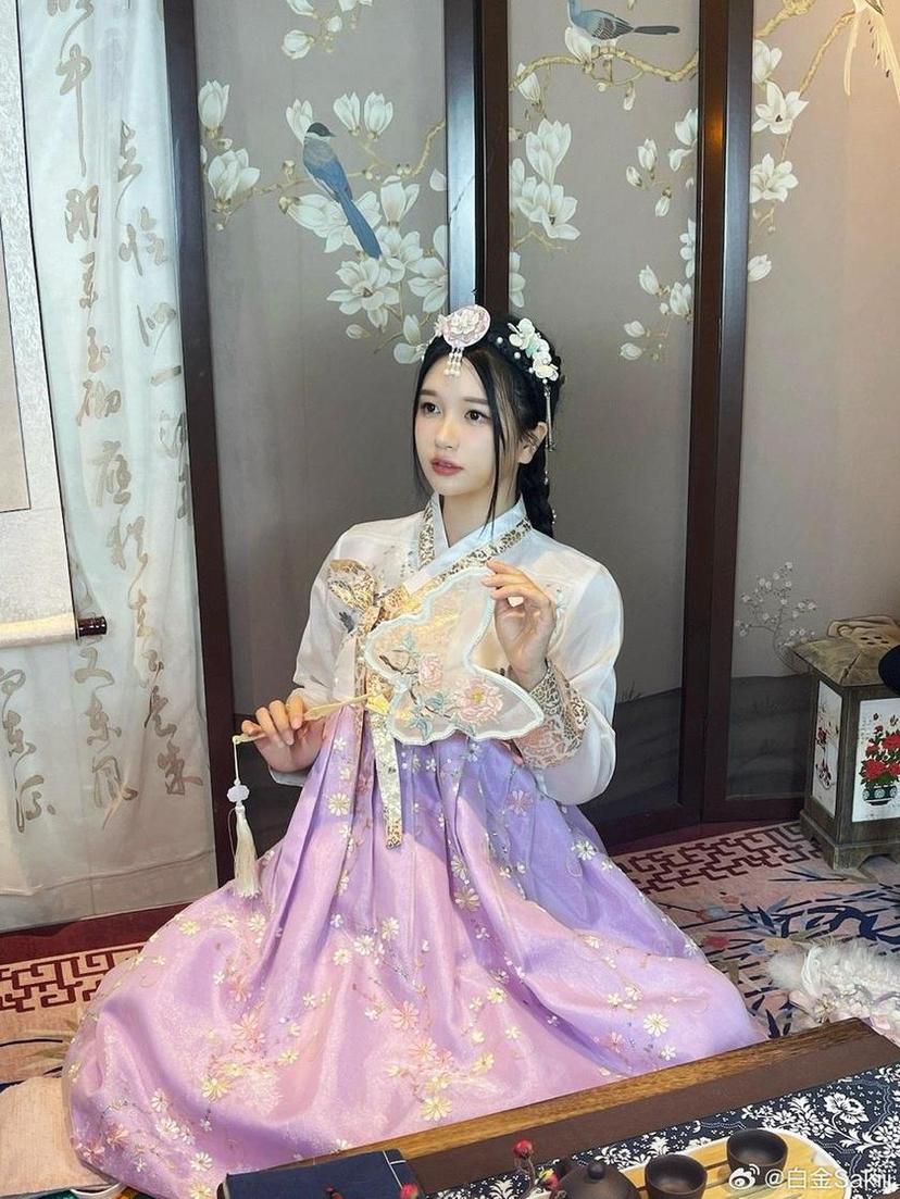 白金saki 再次登顶人气榜首!白金saki蘑菇头图集更新大放送